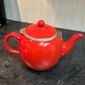 NWOT tea pot